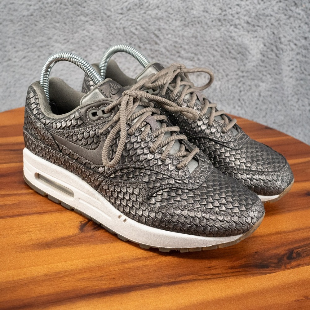 Nike Air Max 1 Reptile Shoes Womens Size 7.5 Metallic Pewter Sneakers 454746-015